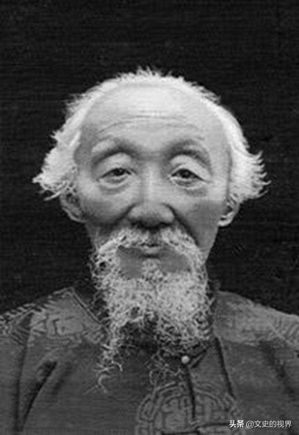 这位老人活到100岁，死前说：我是一条狗，叫了百年也没唤醒中国