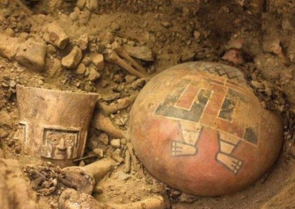 古代人丧葬，为何要往墓中放鸡蛋？有两个原因，让考古专家很头疼