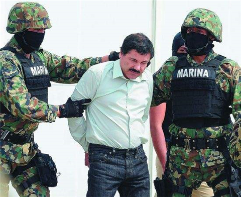 唯一被黑帮压着打的国家,市长刚上任就被杀,数年打死12万军警_看看