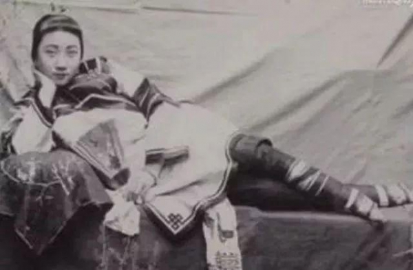 清末26张青楼女子照片：长相漂亮，身世可怜