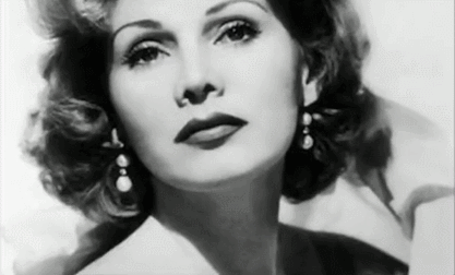 她被骂高级妓女,遭性侵生下女儿,69岁嫁给王子,却悲惨而死