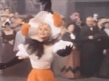 她被骂高级妓女,遭性侵生下女儿,69岁嫁给王子,却悲惨而死