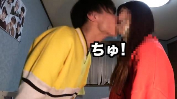 日本男网红为了火，热吻19岁亲妹妹，还同床睡看傻网友…