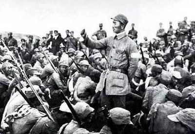 这个日本士兵，偷偷给了中国士兵10万子弹，随后留下遗书举枪自杀