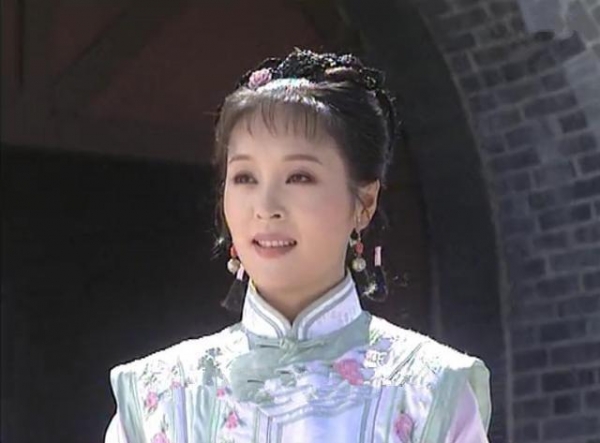 唯一敢穿龙袍下葬的女人，龙袍上有十几万颗珍珠，留下了千古之谜