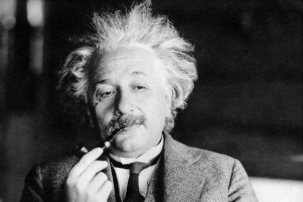 被称为天才的爱因斯坦，他的一儿一女为何都疯了？原因其实很简单