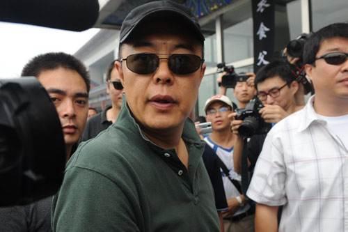 邓超参加李丁老师的葬礼却被张国立大骂滚出去，只因粉丝不理智！