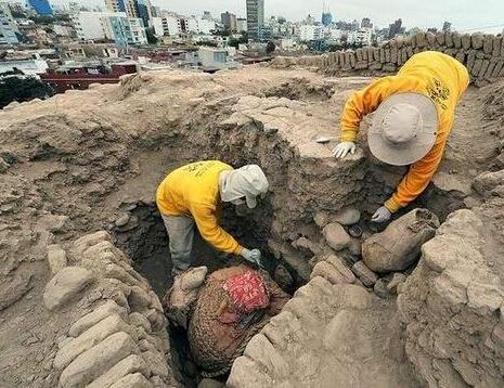 埃及出土16只巨人手掌,来自于3600年前