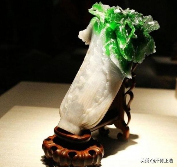 败走台湾，蒋介石带走的8千麻袋破纸是啥？为何被称为无价国宝