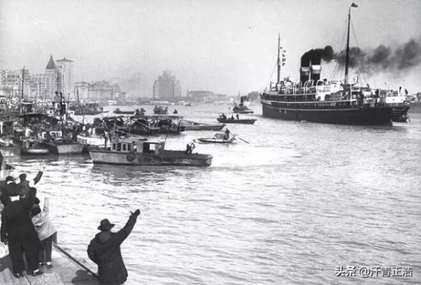 败走台湾，蒋介石带走的8千麻袋破纸是啥？为何被称为无价国宝