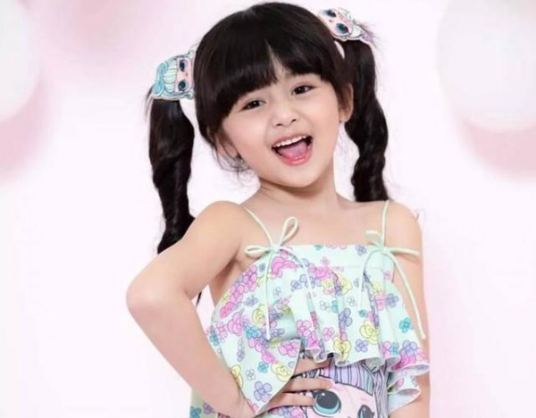 7岁泰国萝莉又获“选美冠军”！穿成熟礼服化浓妆，卸妆后才惊艳