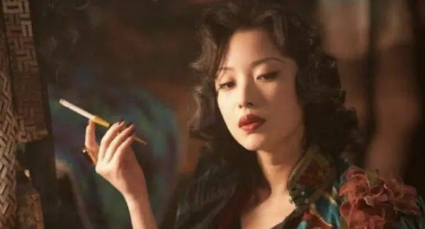 女星被制片人曝连续三晚被导演潜规则 叫声传遍全组