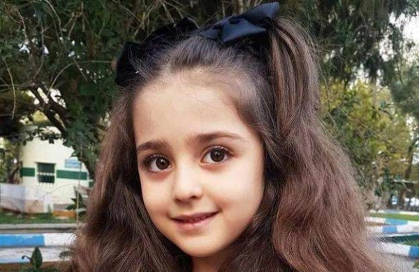 伊朗6岁女孩因太漂亮父亲放弃工作专门当女儿的保镖如今女儿变成这样