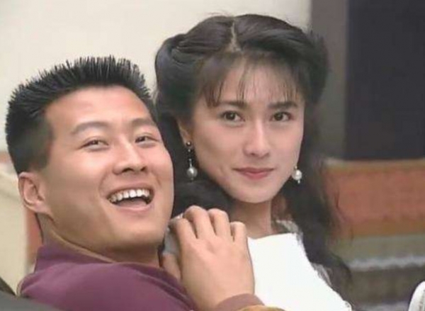 他为了情人与妻子分居9年却不离婚如今落魄成这样