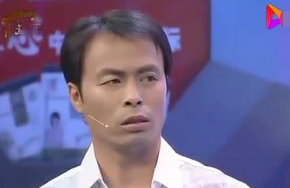 在今天的《爱情保卫战》上,就来了这样一个女孩,这个女孩今年才20岁