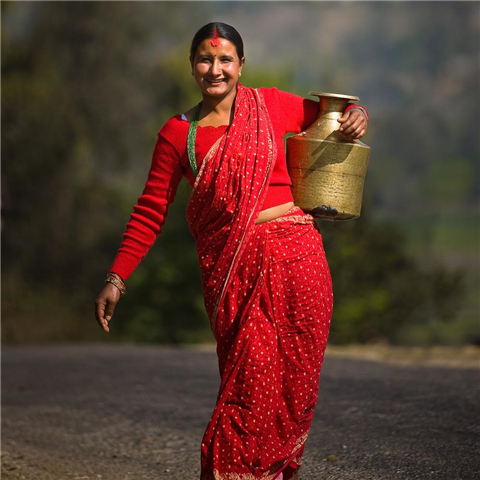在尼泊尔,一个女人是可以名正言顺地同时拥有多个男人的,也就是说,一