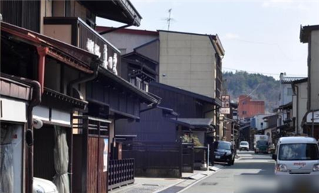 日本最有钱的村子从出生就开始发钱却没人愿意去住3