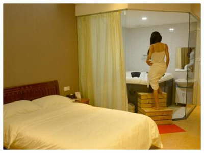 因为入住酒店的话首先你要有一个温暖舒适的环境还要足够安全和卫生