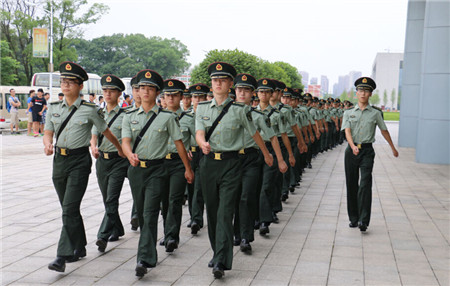 国防科技大学是985所军校中唯一一所,位于湖南省长沙市的学校,由于