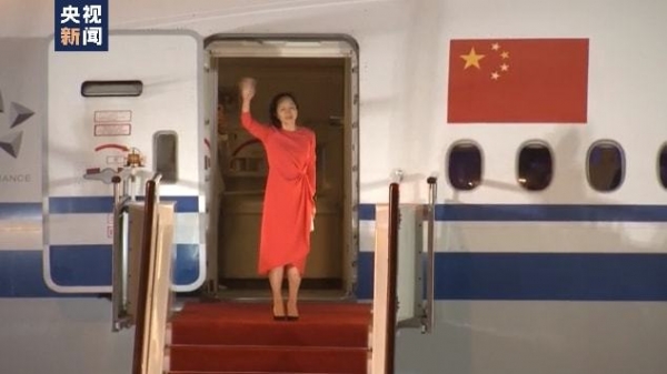 孟晚舟乘坐的中国政府包机飞抵深圳宝安国际机场