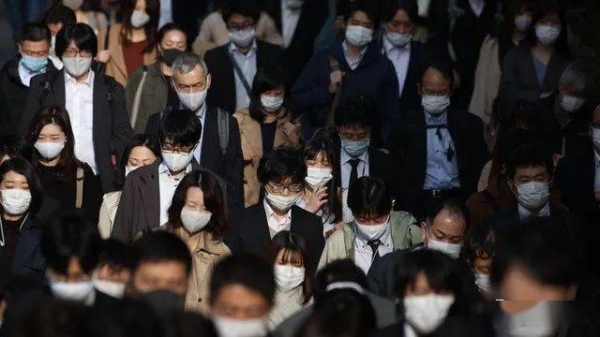 疫情之下日本自杀率激增 日本社会的 同侪压力 到底有多可怕