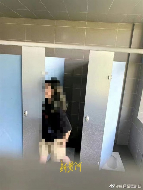 河北大学男生偷拍女厕被留校察看 学生联名致信校长：偷拍背后或有非法传播黑产 