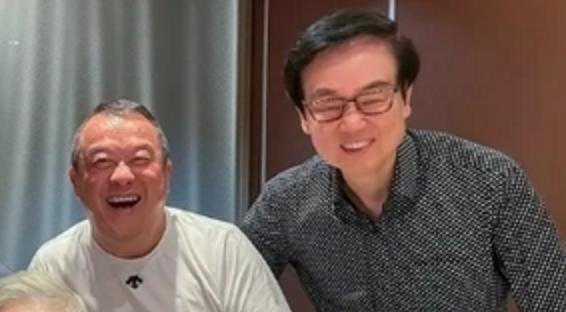 林青霞与黄百鸣等老友聚会，70岁施南生坐C位，为石天留空位祭奠