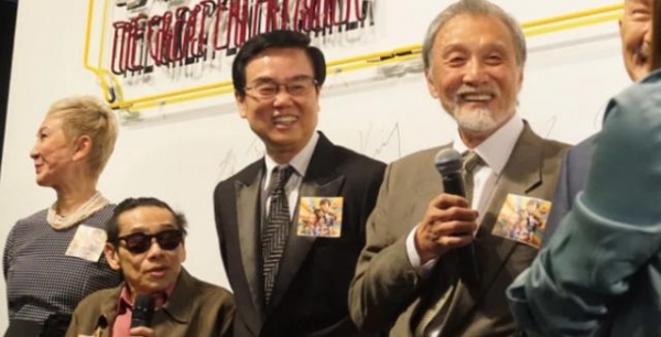 林青霞与黄百鸣等老友聚会，70岁施南生坐C位，为石天留空位祭奠