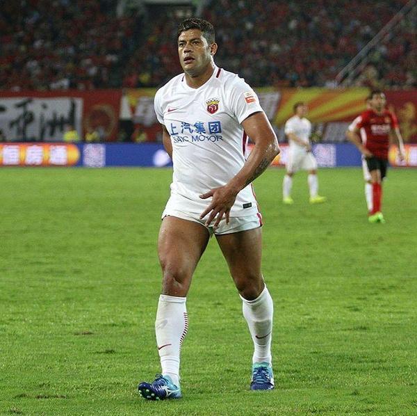 胡尔克坦言在中国踢球比巴西更难，因为队友缺乏高水平球员