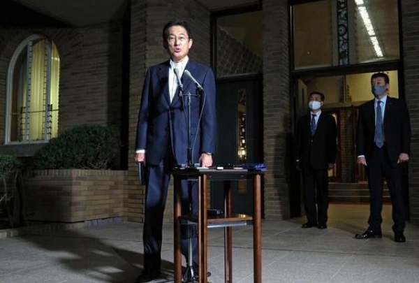 侃天下｜岸田入住“闹鬼”的首相公邸，安倍菅义伟都没敢住