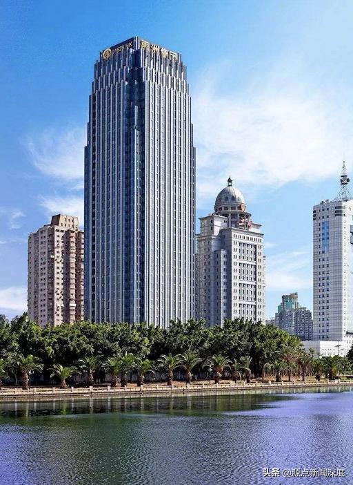 妻子谢女士称,丈夫的堂哥李小虎(化名)是厦门鑫九洲贸易有限公司(以下