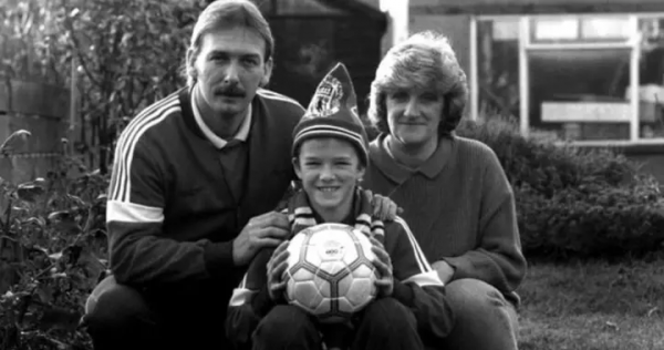 70岁父亲再婚！贝克汉姆当伴郎亲自递戒指