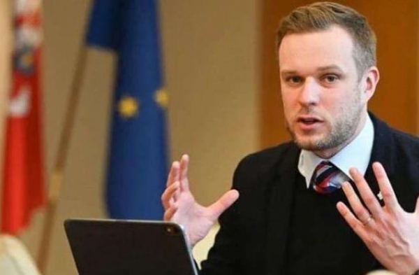 12月14日，立陶宛政府将全体下台？美军基地遇袭；俄罗斯警告北约