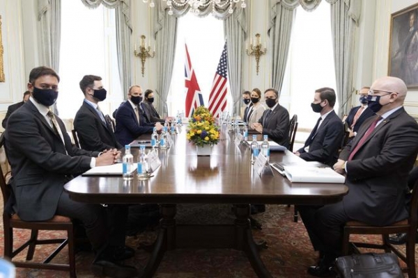 关键时刻，中俄元首视频对话，两国战略互信与协作现在无比重要