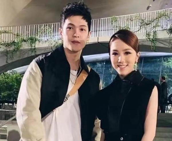 30岁邓紫棋被曝与富二代男友分手！男方没有否认，闺蜜替其发声