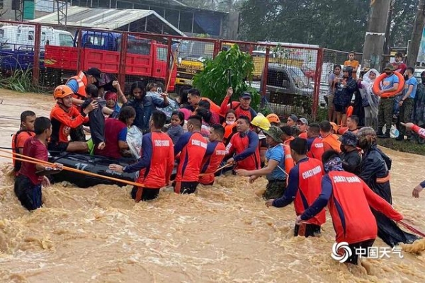 超强台风“雷伊”袭击菲律宾 民众紧急撤离