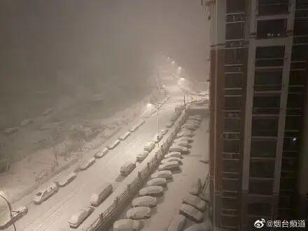 暴雪橙色预警！“雪窝”威海再发力！积雪超10厘米，航班取消高速暂停……