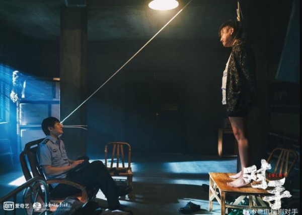 《对手》刚播2集，收视率破1.8，口碑爆棚，央视出手就是“王炸”