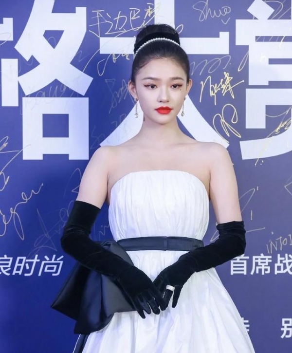 风格大赏红毯：蒋勤勤认不出，郭采洁眼线怪，男明星造型集体翻车