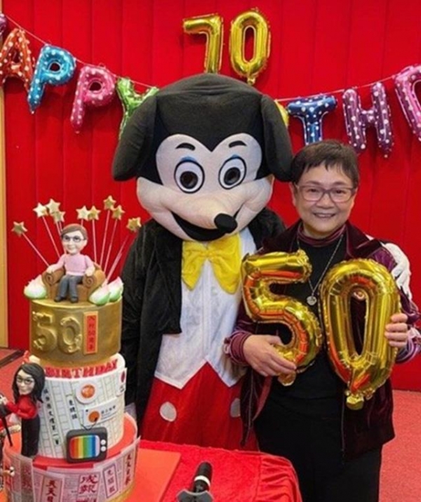 知名娱记70大寿，数十位明星共聚一堂，叶童喝到满脸通红太尽兴