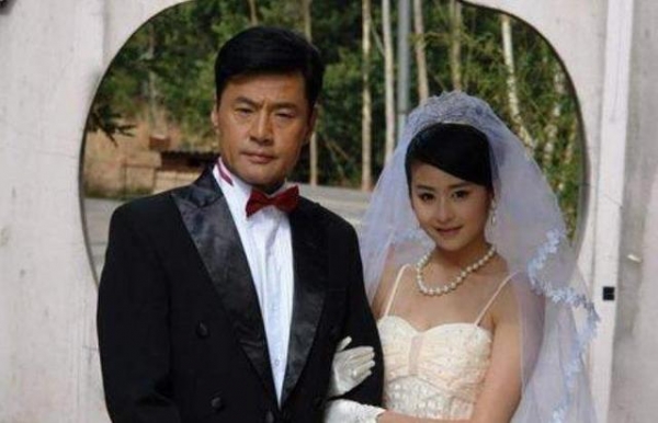 继王力宏离婚后，男星于荣光疑已离婚，财产分割协议遭曝光