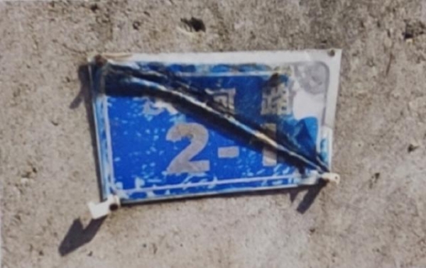 40年老屋凌晨被强拆，67头小猪跑丢，没签协议“被打款”14万，镇政府称是河边简易房，“多次叫签，他不签”