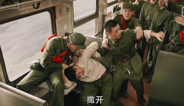 《王牌部队》首播！节奏快笑点足，肖战黄景瑜表现亮眼，收视喜人