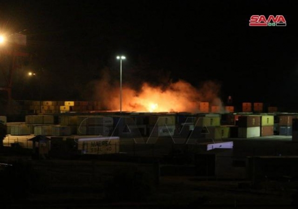 以军本月第二次空袭叙利亚拉塔基亚港，现场发生爆炸并燃起大火