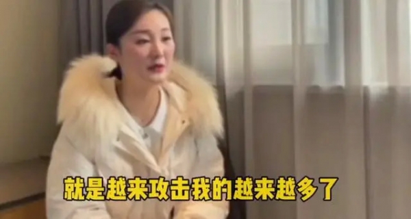 陈亚男哭诉被网暴，称大衣哥曾承诺帮找工作，食言后她才开始直播