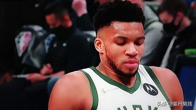 雄鹿大胜勇士 字母哥砍下大号三双30+12+11 水花合体也被打爆