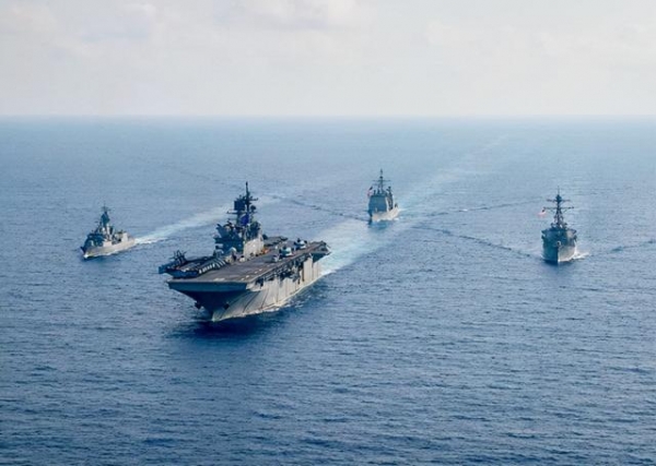 美两支航母舰队扑向南海！美教授：美国在南海和台海问题上无胜算