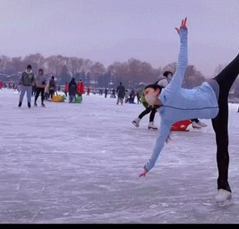 女神陈虹伊,亮相什刹海冰湖!芳华美人太漂亮,落选冬奥太遗憾