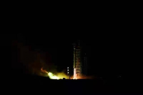 我国首颗L波段多极化多通道SAR卫星陆地探测一号01组A星成功发射