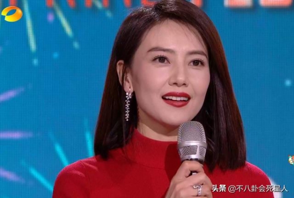 湖南春晚众星状态，高圆圆温柔，何炅碾压周深身材，刘谦发福明显
